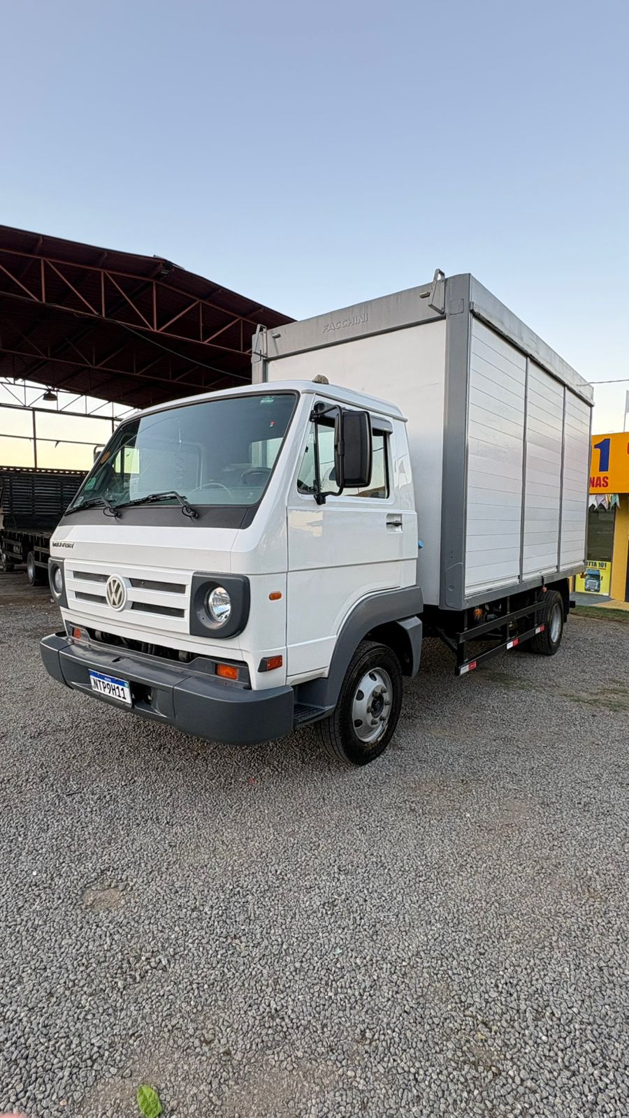 VOLKSWAGEN  8-150 DELIVERY
