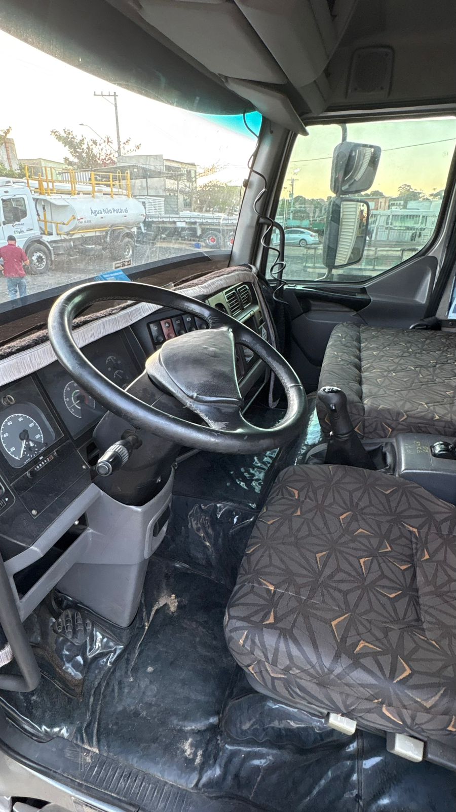 VOLVO VM 260 - foto 5