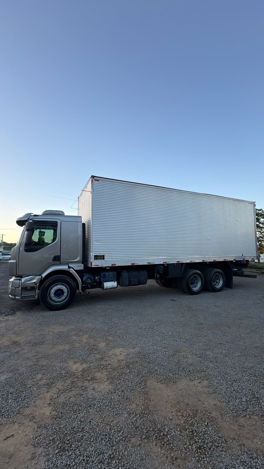 VOLVO VM 260 - foto 6